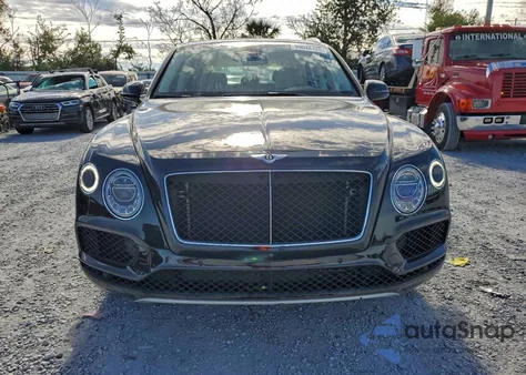 2020 Bentley Bentayga z USA, uszkodzony, nr VIN SJAAM2ZV0LC027884